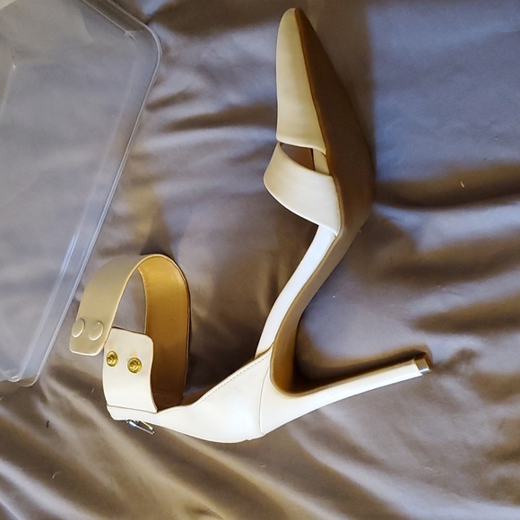 Ivory heels - Picture 5 of 6